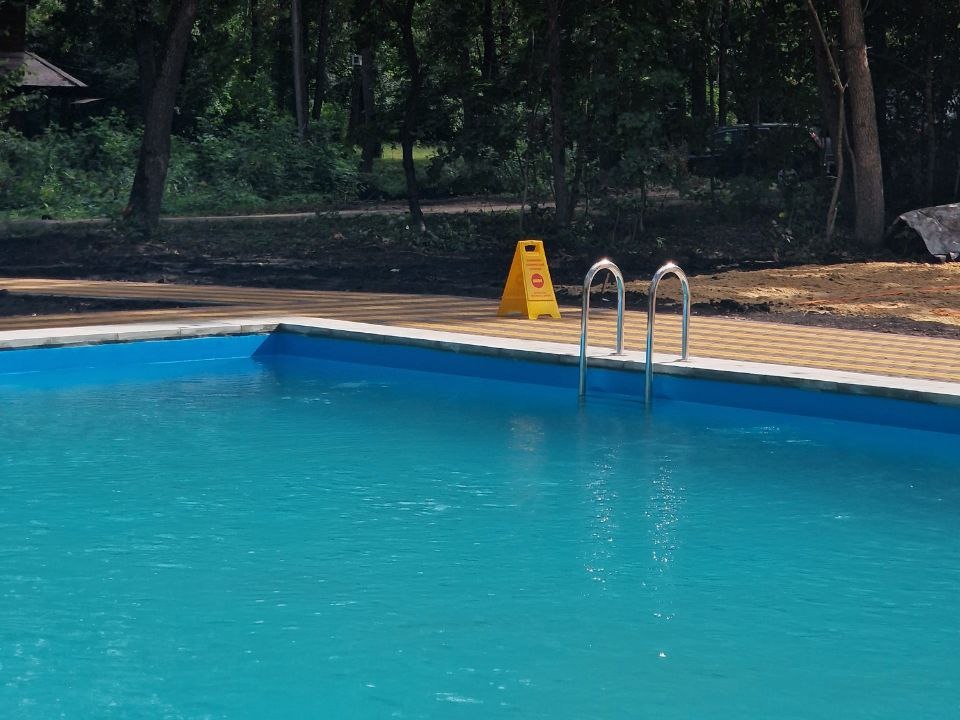 park-otel-almazy-bassejn